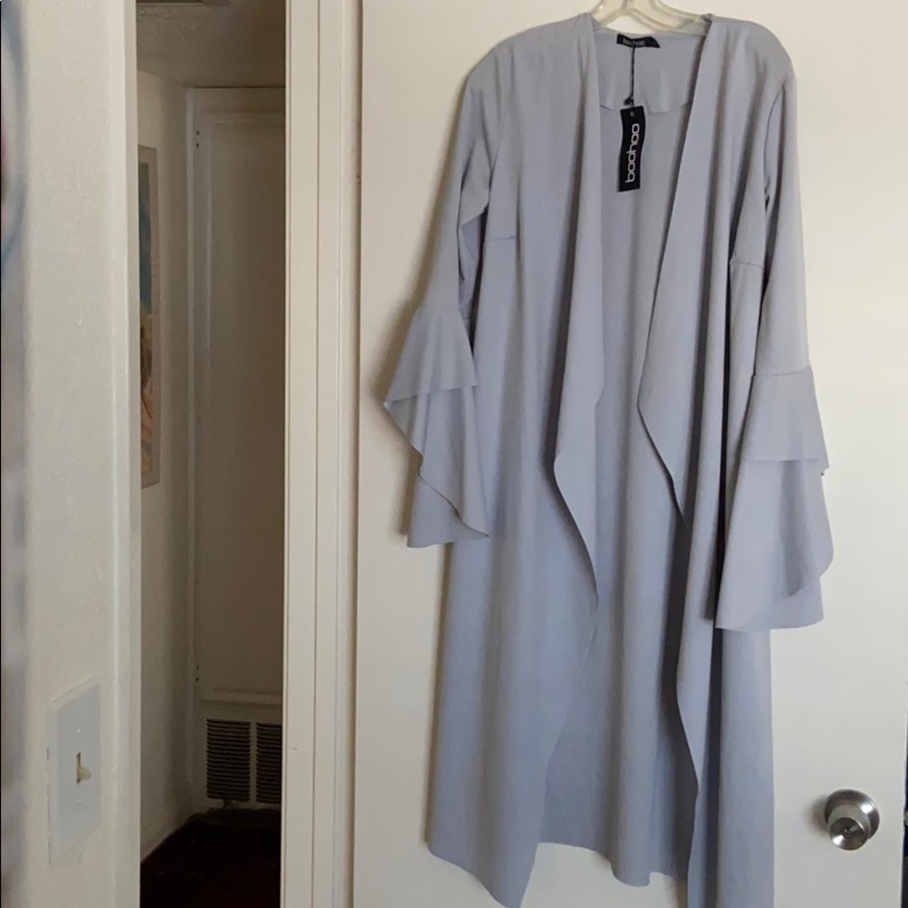 Flutter sleeve coat